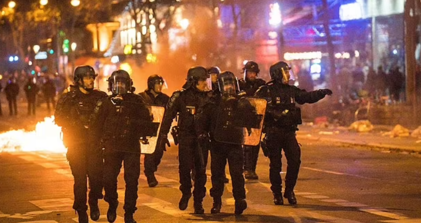 Protesta të dhunshme në Paris, kurdët plagosin 5 efektivë policie