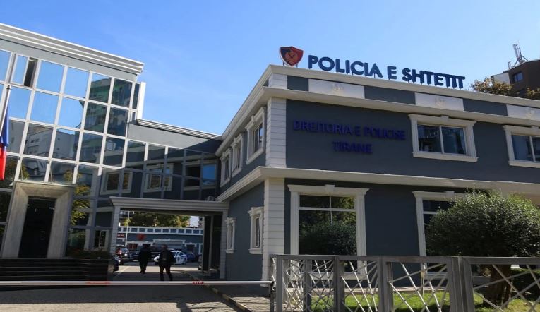 Fshinin gjobat në sistem kundrejt pagesave, e pësojnë zyrtarët policorë në Tiranë