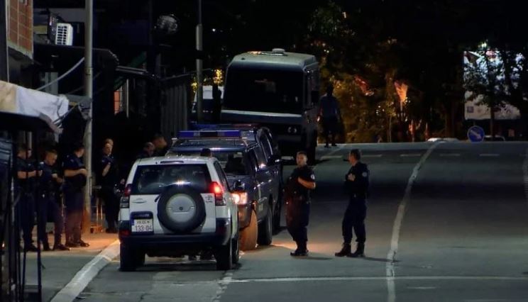 Sulmohet policia në veri të Kosovës, plagoset një efektiv/ Patrulla u sulmua nga një grup personash të armatosur