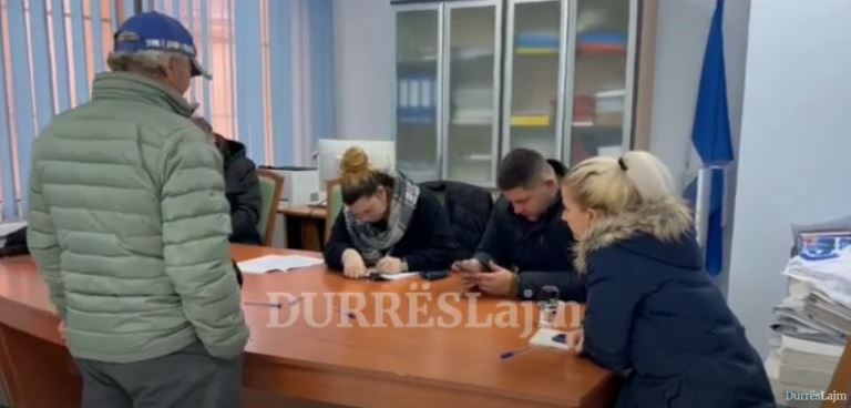 Primaret/ Demokratët votojnë në Durrës, në Krujë pritet gara më interesante (VIDEO)