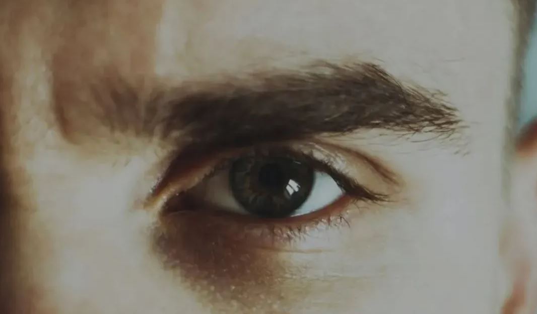 Si të dalloni nëse një mashkull është sociopat, shenjat paralajmëruese