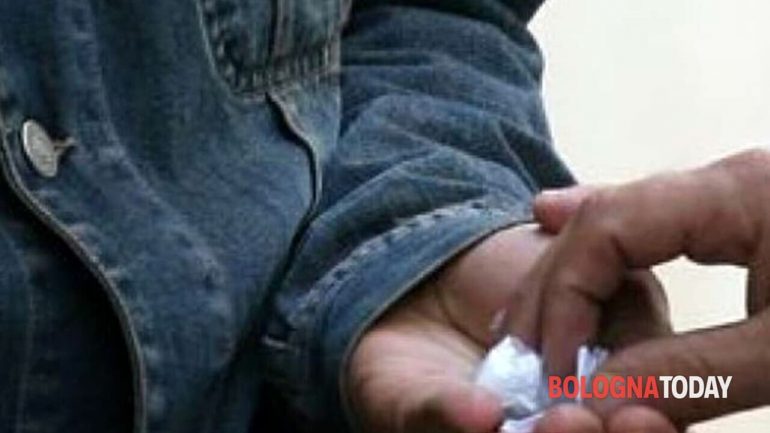 Ishte në arrest shtëpie, por shiste kokainë në rrugë, arrestohet sërish 35-vjeçari shqiptar në Itali