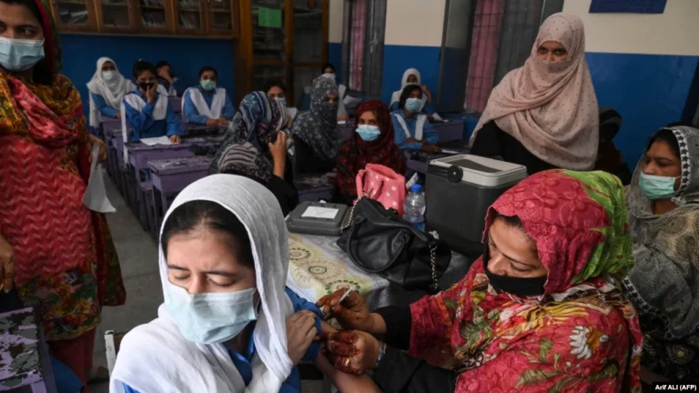 Zbulohet variant i ri i koronavirusit në Pakistan, shkak i infektimeve në Kinë