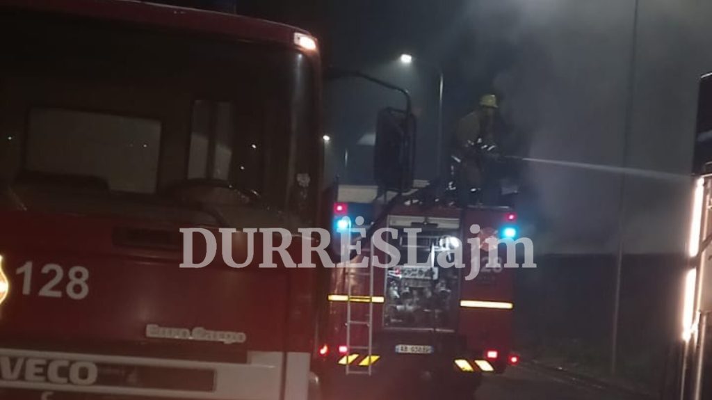 Zjarri në tregun industrial të Durrësit, policia zbulon çfarë e ka shkaktuar