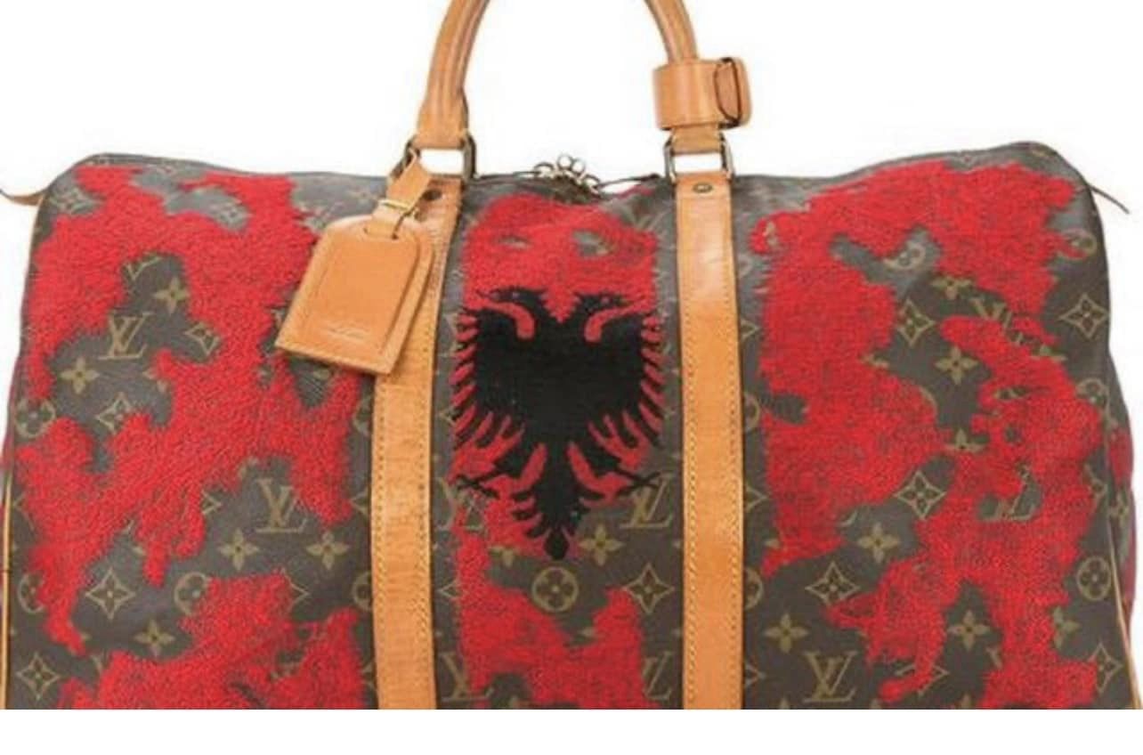 “Louis Vuitton” hodhi në treg çantën me flamurin shqiptar, reagon Rama