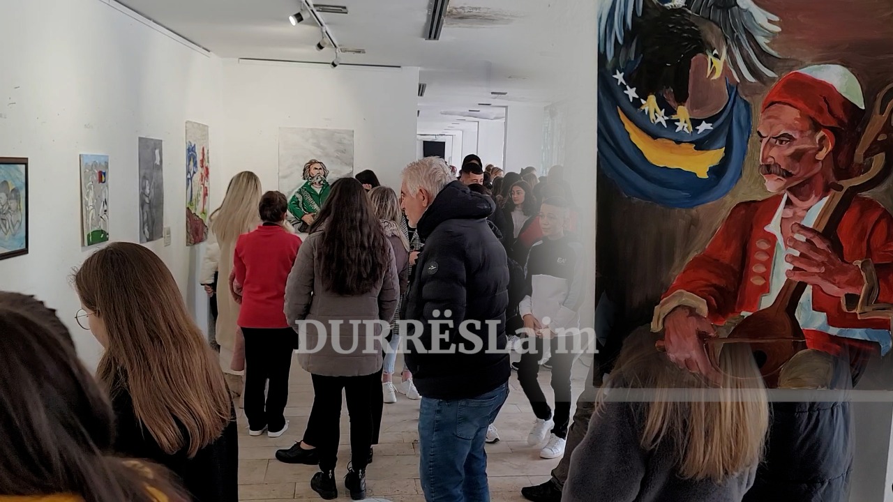 Durrës, shpallen fituesit e konkursit të pikturës&#8221;15 vjet pavarësi e Kosovës&#8221;, ja kush janë nxënësit më të talentuar (VIDEO)