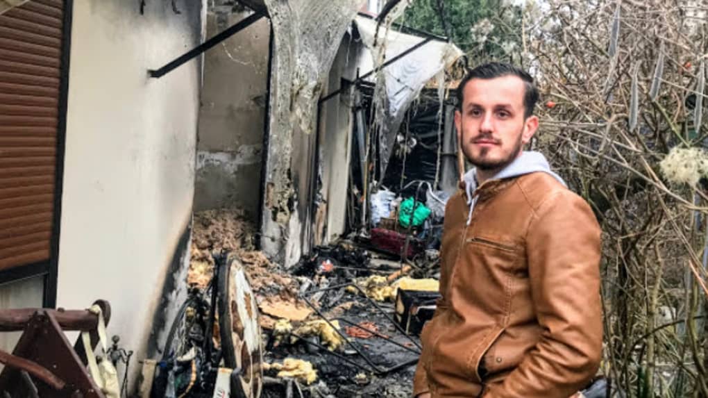 Hyri mes flakëve dhe shpëtoi të miturin, Franca “shpërblen” heroin shqiptar me dëbim