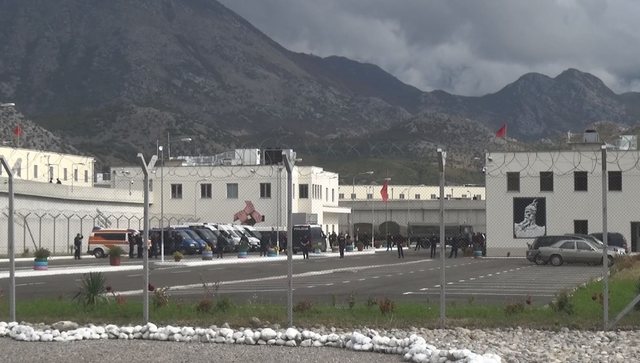 64-vjeçari i burgosur mbërrin i pajetë në spital