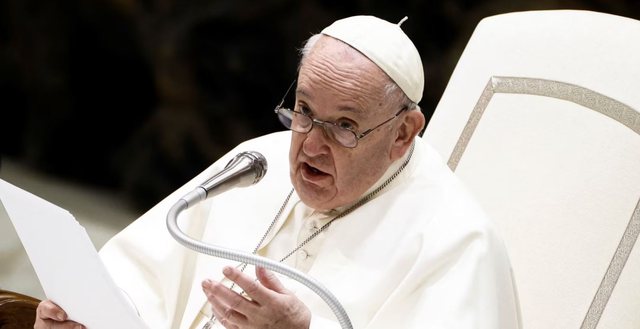 Papa Françesku: Homoseksualiteti nuk është krim