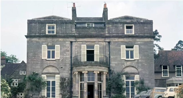 Mësuesi i Boris Johnson dyshohet se ka përdhunuar mbi 42 fëmijë, flet një prej “viktimave”