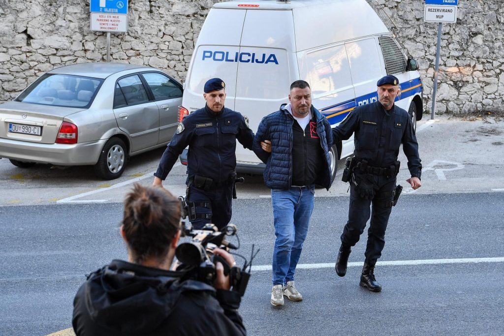Drejt Kroacisë me 11 kg heroinë, arrestohen 2 shqiptarë (FOTO+VIDEO)