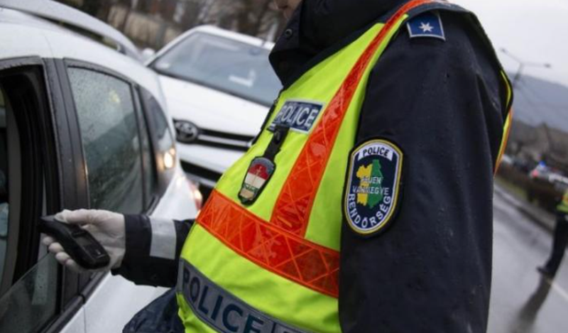 Tentoi të kalojë kufirin me drogë, e pëson keq i riu shqiptar