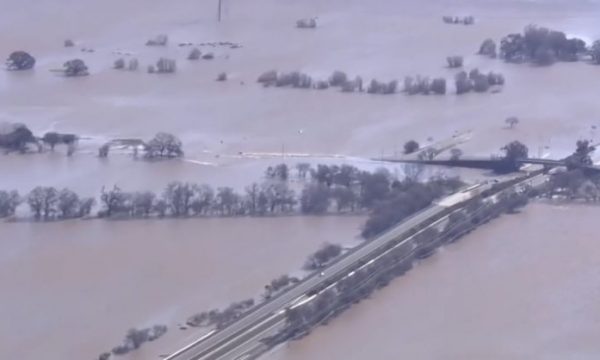 Viktima dhe shkatërrime nga përmbytjet në Kaliforni