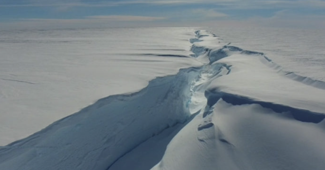 15 herë më i madh se Parisi, ajsbergu “përbindësh” shkëputet nga Antarktida