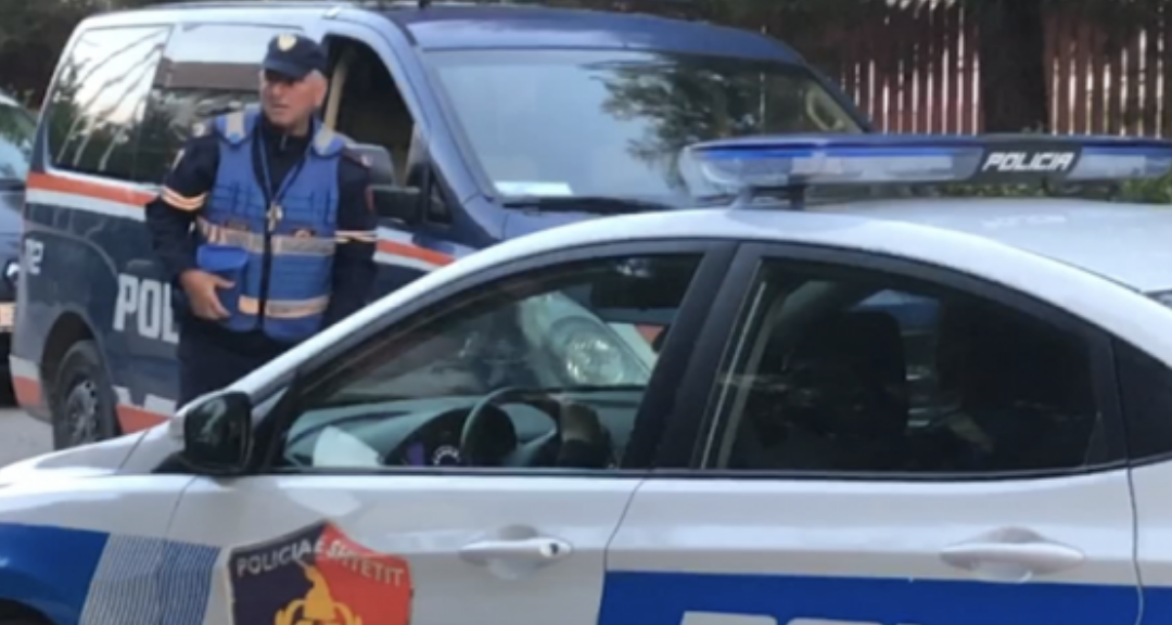 Dhunohet gazetari, dy persona e rrahën bashkë me gruan (EMRI)