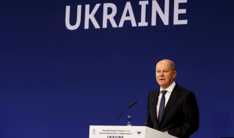 Kancelari Scholz: Gjermania nuk do t’i dërgojë Ukrainës avionë luftarakë