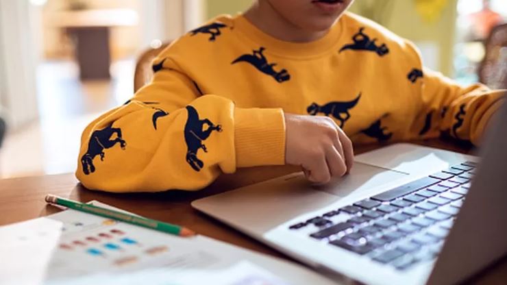 Ana e errët e teknologjisë, imazhet abuzive të fëmijëve në internet u dhjetëfishuan gjatë pandemisë