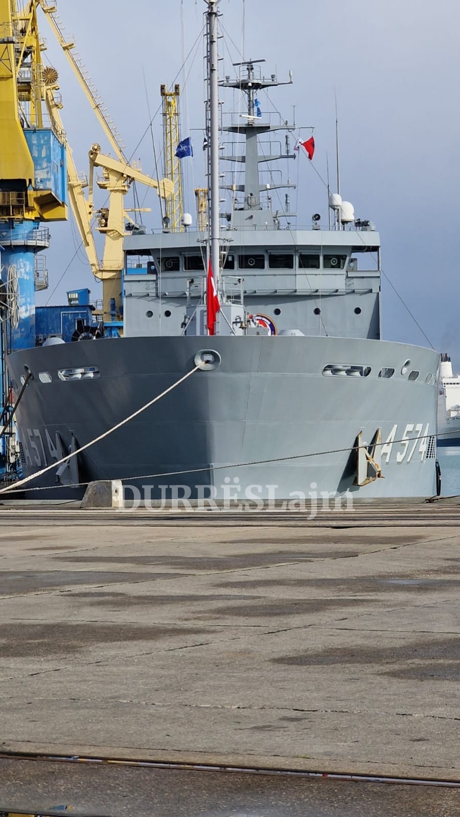 Mbërrijnë në portin e Durrësit dy anije ushtarake turke dhe një italiane (FOTO)
