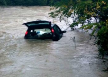 Makina bie në lumin Shkumbin, detajet e para