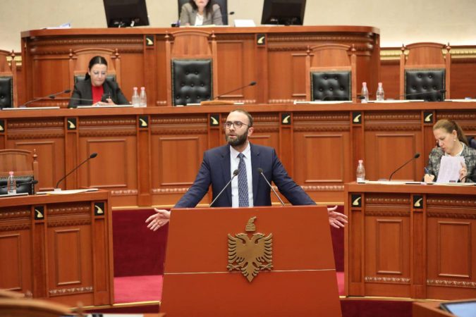 Arrestimi i Charles McGonigal, Bardhi kërkesë zyrtare SPAK-ut: Ja katër veprat penale që ka kryer Rama