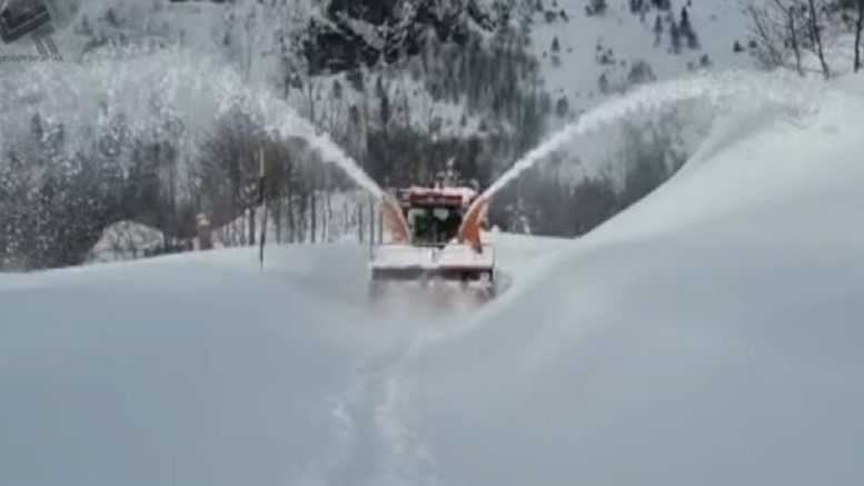 Një metër dëborë në aksin Qafë Thore-Theth, ARRSH: Drejtuesit kujdes të shtuar gjatë udhëtimeve