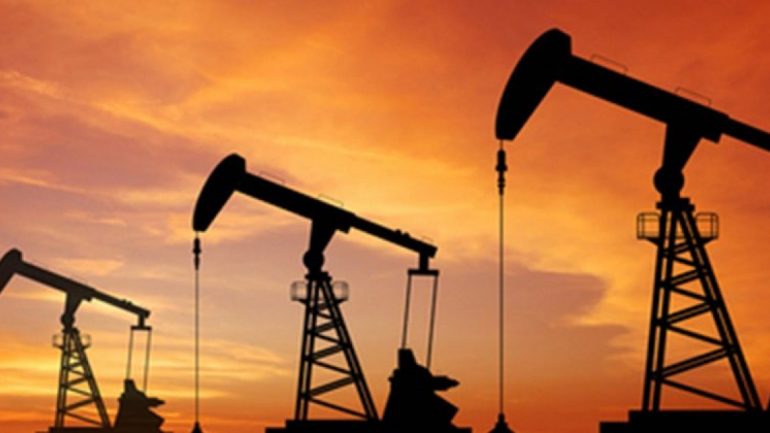 Çmimi i naftës zbret në 74 Dollarë për fuçi