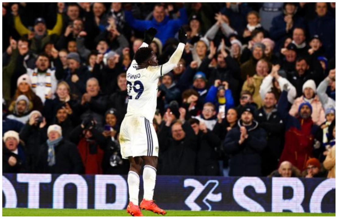 “E këndoj edhe unë nëpër shtëpi, por tregohuni më të kulturuar”, trajneri këshillë fansave të skuadrës