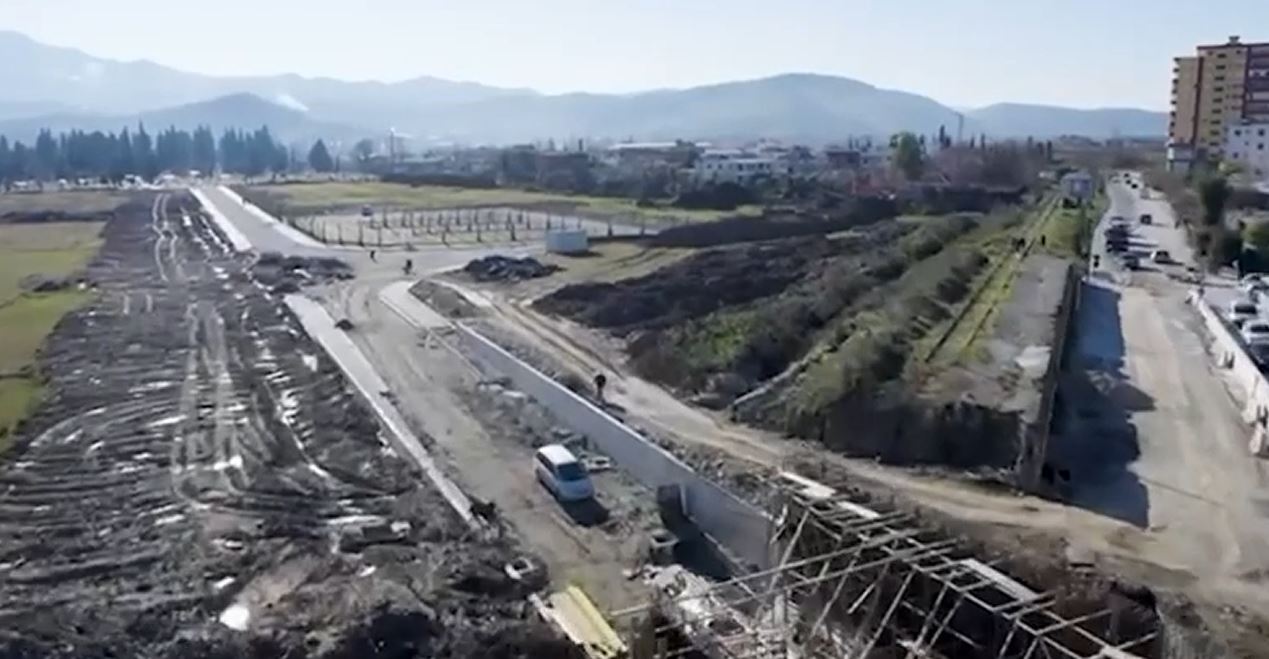 Vazhdon puna për ndërtimin e Auto Moto Parkut të parë shqiptar (VIDEO)