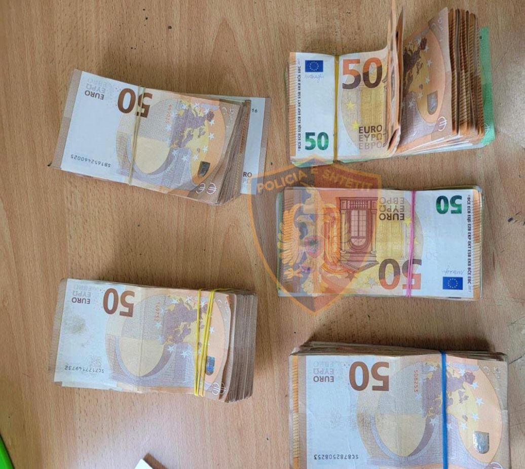 Kishte fshehur në trup 33 mijë euro, arrestohet 35-vjeçari në Durrës