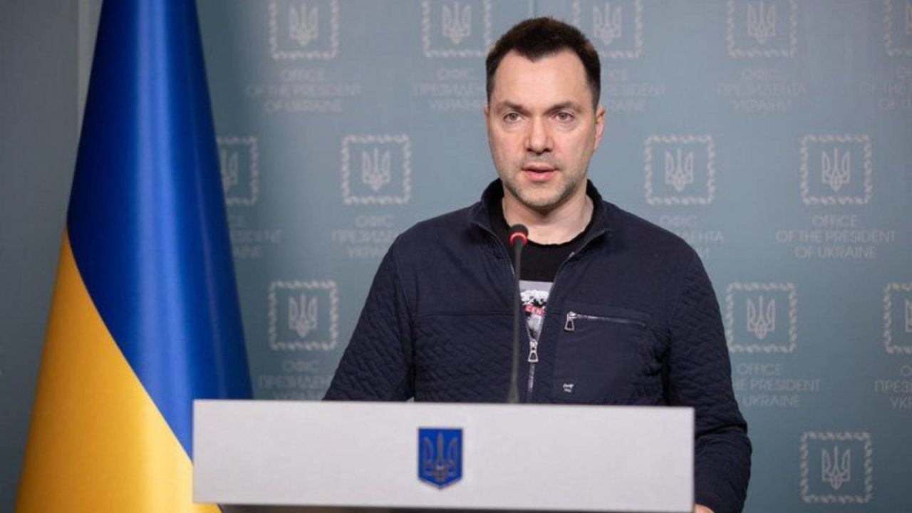 Raketa ruse goditi Dnipron, jep dorëheqjen këshilltari presidencial i Ukrainës