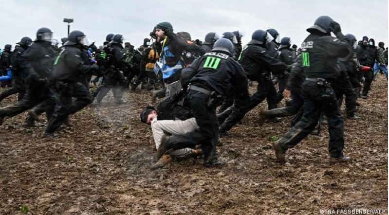 Përplasje mes policisë dhe demonstruesve në Gjermani