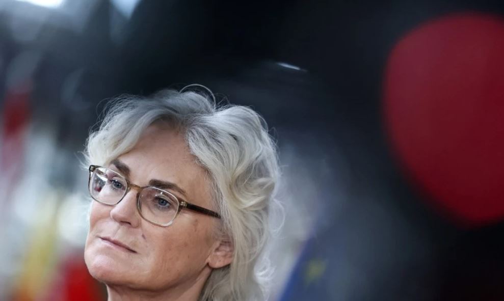 Video-mesazhi për Vitin e Ri nga ministrja gjermane bën bujë (VIDEO)