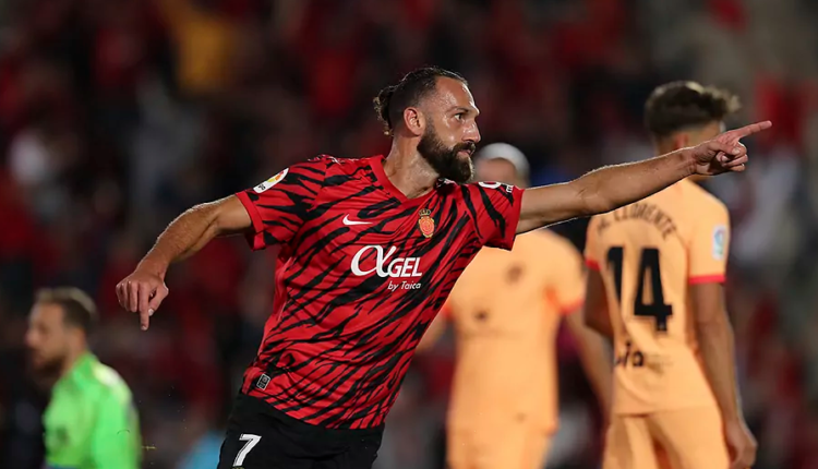 “Ika në Shqipëri se erdhën serbët”! Vedat Muriqi i tregon të gjitha në Spanjë: Punoja si kamarier që 9-vjeç, babai ndërroi jetë në luftë