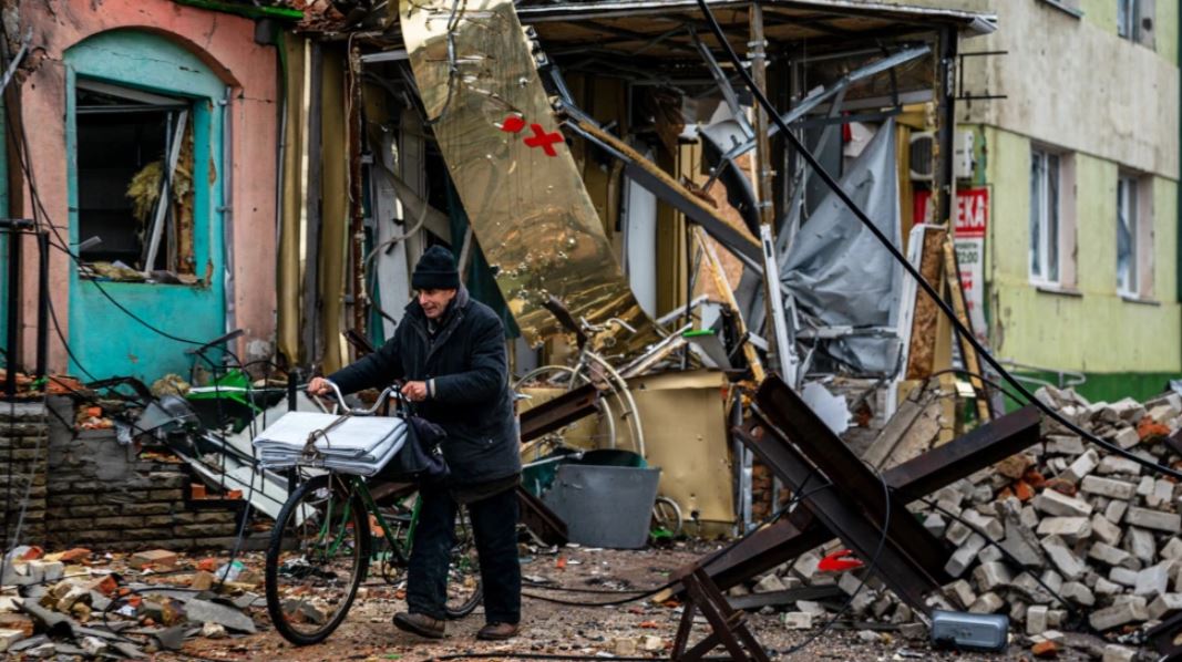 Ministria britanike e Mbrojtjes: Rusia është në dilemë se ku duhet të përqëndrohet në Ukrainë