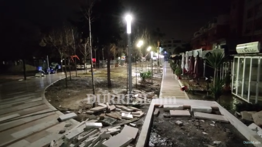 Nis të marrë formë një nga hapësirat publike pranë Muzeut të Dëshmorëve Durrës (VIDEO)