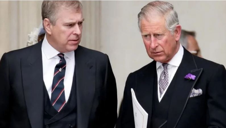 Mbreti Charles dëbon nga Pallati Buckingham vëllanë e tij Princi Andrew