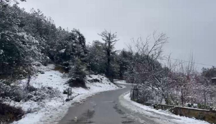 Moti/ Kthjellime dhe vranësira, reshje dëbore në zona malore