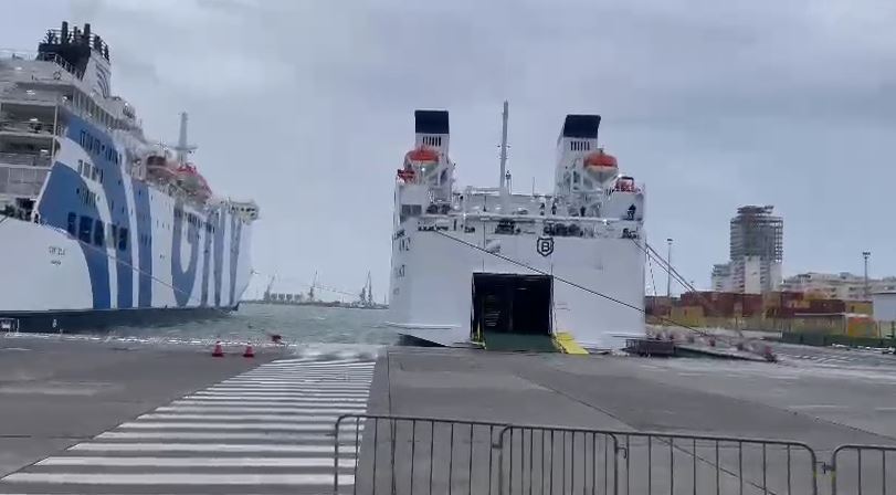 Anulimi i lundrimeve prej motit të keq, niset një nga tragetet e linjës Durrës-Bari (VIDEO)