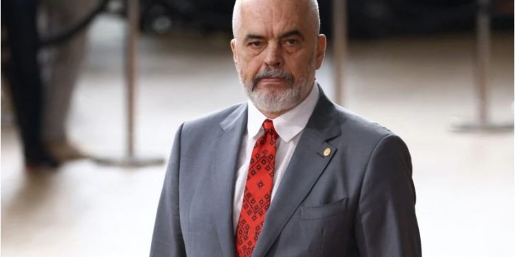 REL: Rama “trazon” skenën politike në Maqedoninë e Veriut