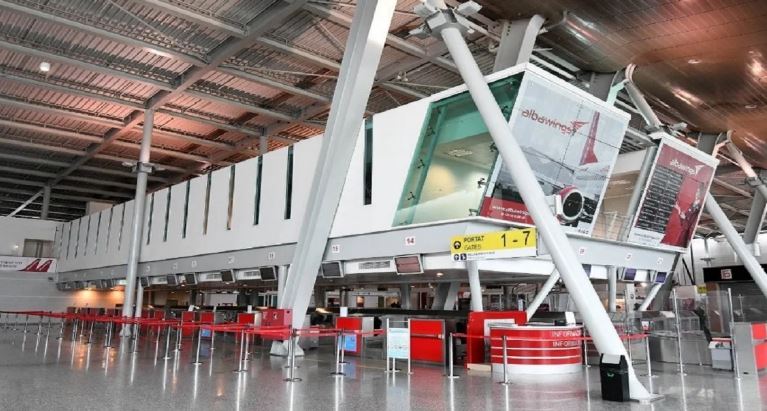 Tentuan të kalonin kufirin me dokumente të falsifikuara, arrestohen tre persona nga Turqia