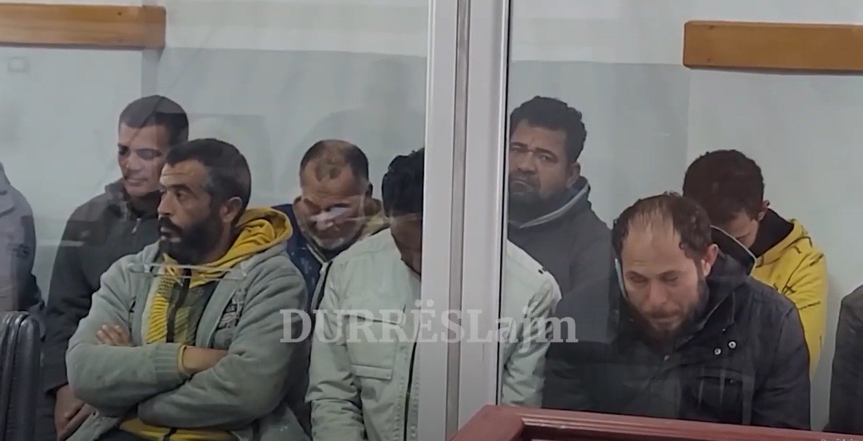 Sekuestrimi i 62 mijë litrave naftë nga Libia/ Del para gjykatës së Durrësit grupi i kontrabandës