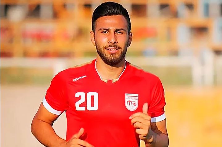 U dënua me vdekje pasi doli kundër regjimit, merret një tjetër vendim për futbollistin iranian
