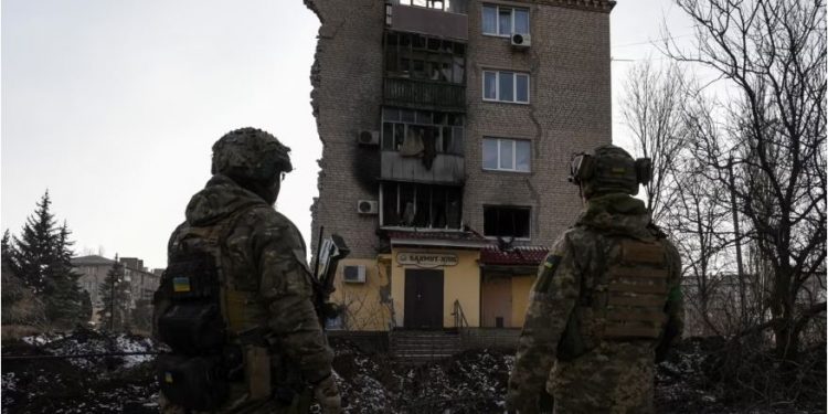 Rusia sulmon nga ajri qytetin strategjik të Ukrainës