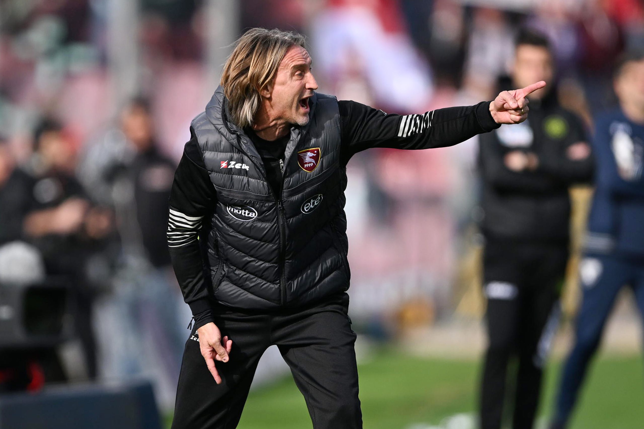 Vendimi i pabesueshëm, klubi i Serisë A kthen trajnerin 48 orë pas shkarkimit