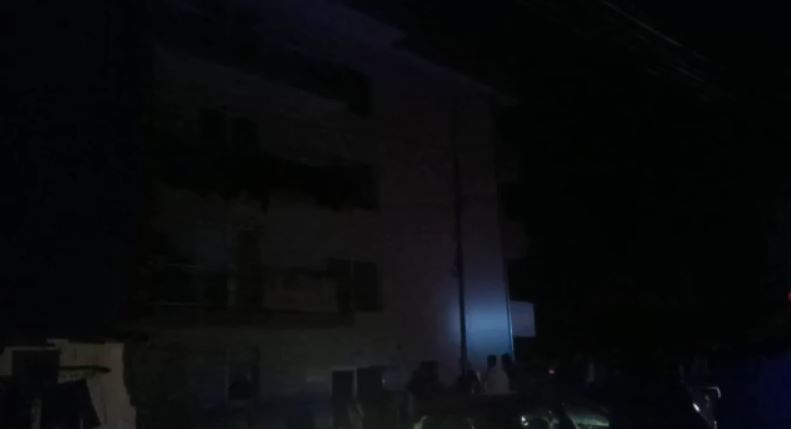 Përfshihet nga zjarri pallati i rindërtuar pas tërmeti