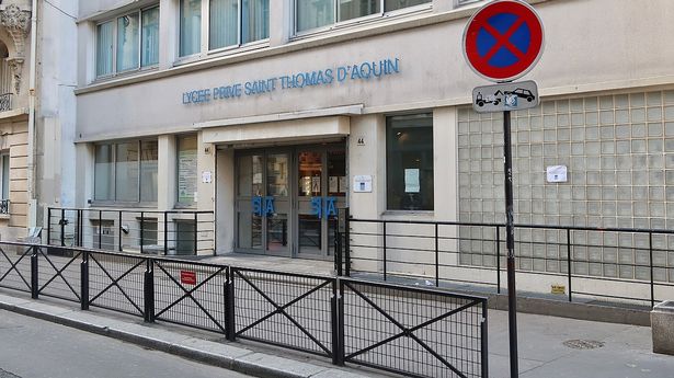 Nxënësi vret me thikë mësuesin e tij në Francë