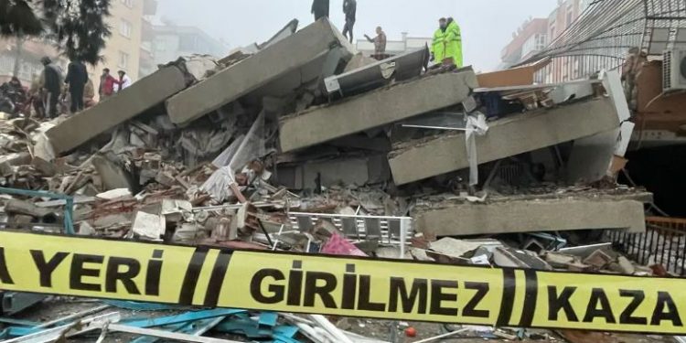 Sizmologu paralajmëron mijëra pasgoditje, tërmeti zgjati plot 100 sekonda