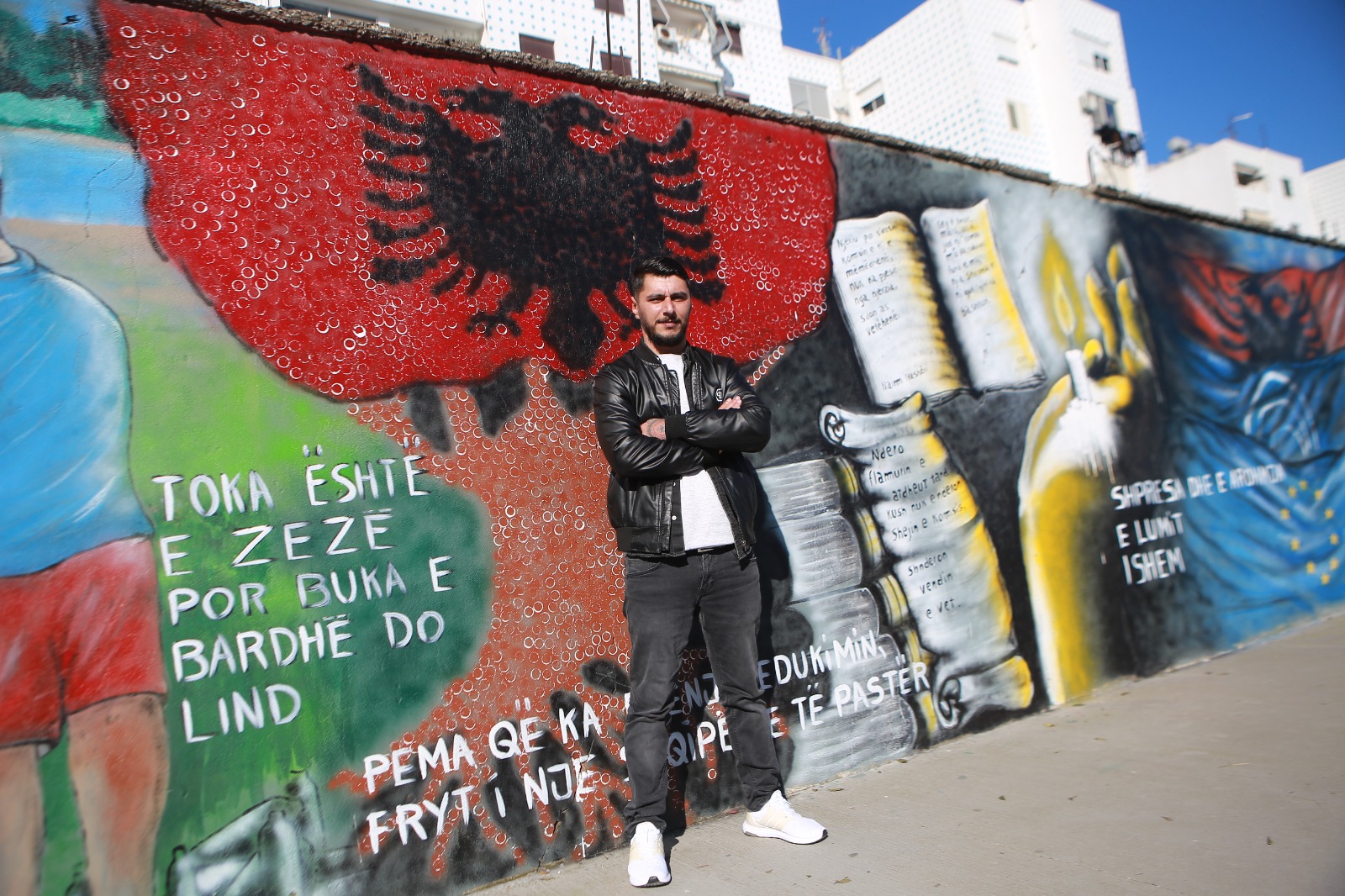 Vendoset në Durrës muralja më e madhe në Shqipëri, i dedikohet edukimit mjedisor (FOTO)