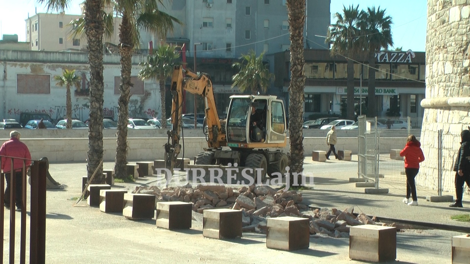 Rikonstruktohet rruga tek Torra Veneciane, devijohet lëvizja e mjeteve (VIDEO)