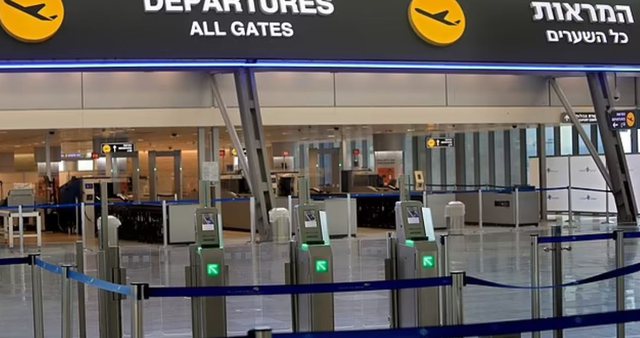 Çifti braktis fëmijën në aeroport pasi refuzon të paguajë një biletë për të (VIDEO)